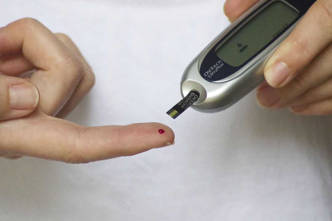 how to check blood sugar at home naturally